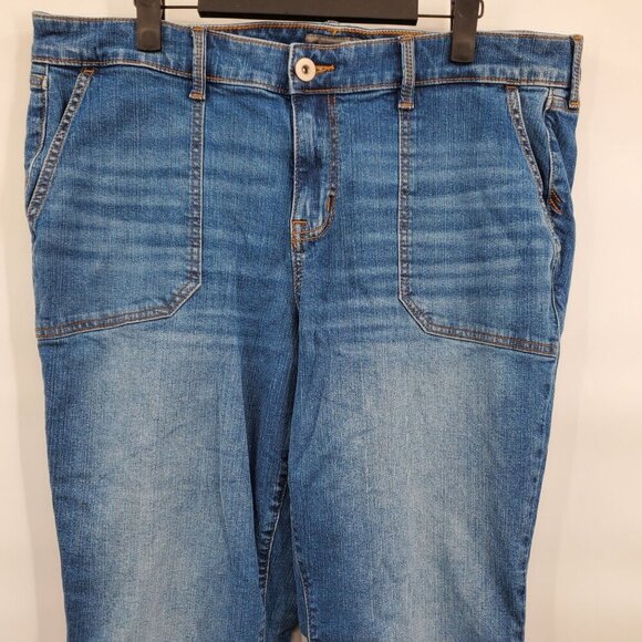 Torrid Mid Rise Faded Wash Jeans Denim Pants Women Size Plus 16R Stretch - Picture 2 of 12